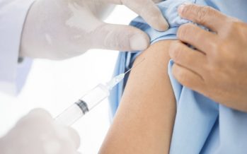Francia extiende la vacunación en farmacia