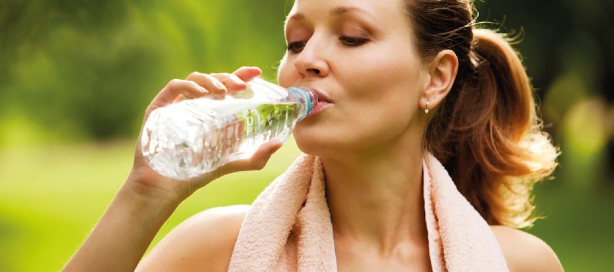 Los españoles beben menos agua que la recomendada
