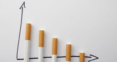 Sanitarios y asociaciones reclaman el fin del tabaquismo