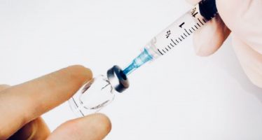 Salvador Illa afirma que la vacuna de Moderna llegará a España en siete días