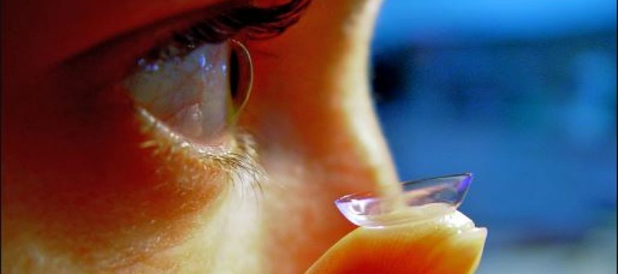 Investigan unas lentillas que frenan la miopia en niños