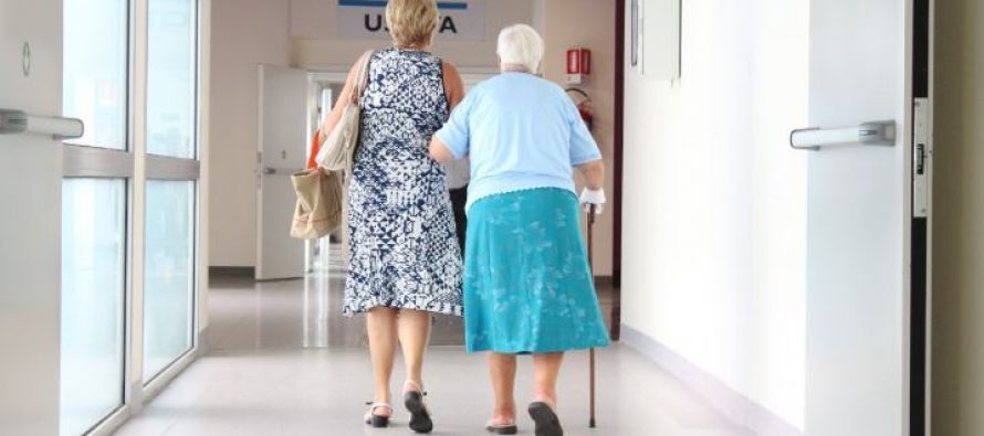 Las mujeres tienen más riesgo de sufrir alzhéimer por la menopausia