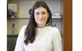 Carmen Montón: «La profesión médica debe ser más rigurosa y no recomendar homeopatía»