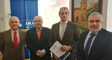AMA Vida firma la póliza colectiva de Vida con el Colegio de Veterinarios de Granada