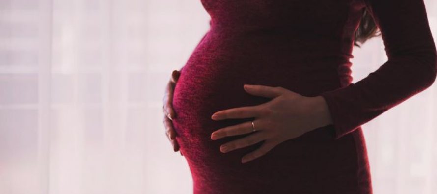 Investigadores crean un sistema para detectar en tiempo real si una mujer está de parto