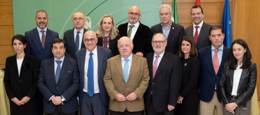 La Junta de Andalucía y Roche crean una alianza para impulsar la investigación oncológica médica de precisión