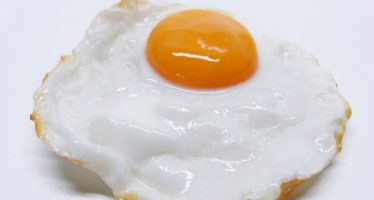 Un estudio concluye que comer un huevo diario no está relacionado con mayor riesgo de enfermedad cardíaca