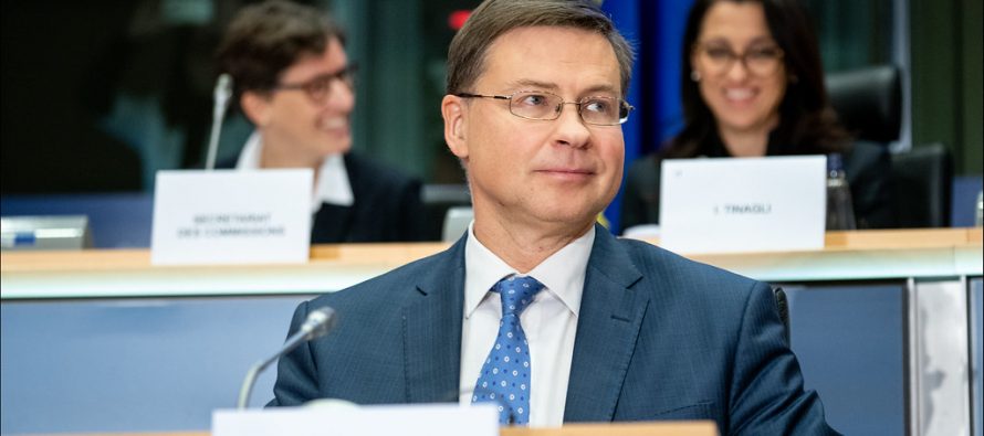 Valdis Dombrovskis: “100.000 millones de euros para financiar a trabajadores y autónomos”