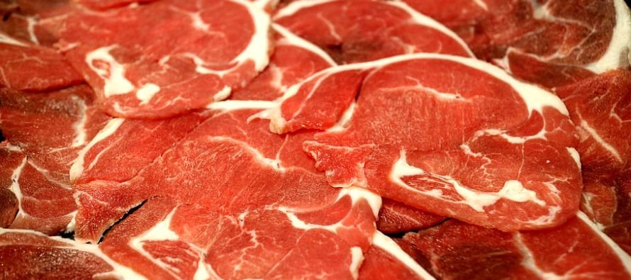 Identifican que la carne roja provoca mutaciones cancerígenas en el colon