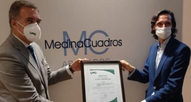IMQ Ibérica entrega el Certificado “Covid’19 Restriction” a Medina Cuadros Abogados