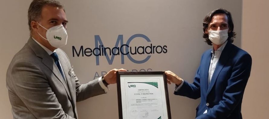 IMQ Ibérica entrega el Certificado “Covid’19 Restriction” a Medina Cuadros Abogados