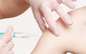 Los aragoneses se vacunan de la gripe un 62% más que el año pasado