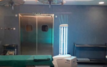 El Hospital de Torrevieja incorpora un robot de luz ultravioleta para desinfectar los quirófanos