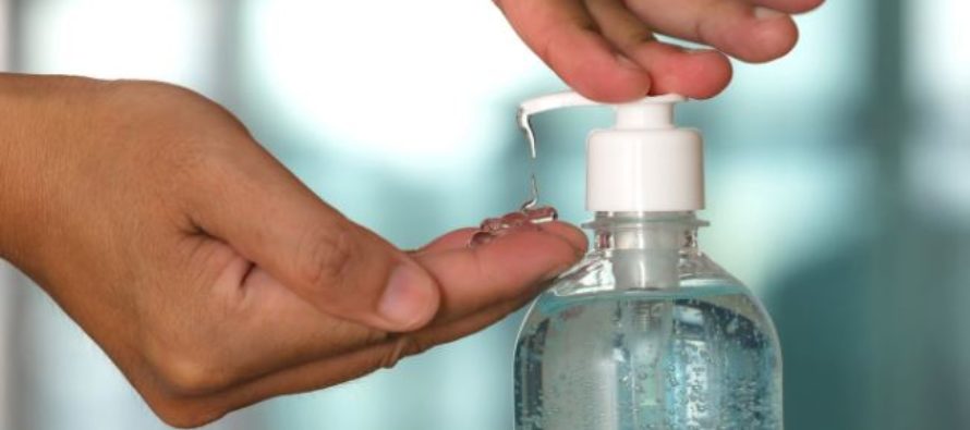 Más del 50% de la población tiene dermatitis en las manos por «excesiva» higiene