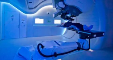 A. Mazal: “La protonterapia recurre a un haz de partículas cargadas aceleradas de alta energía que enfoca de forma exacta la radiación contra el tumor”
