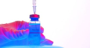 Inglaterra administra la cuarta dosis de la vacuna anti-Covid