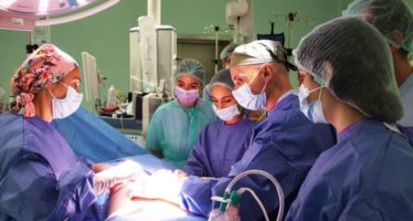 La Unidad de Mama del Hospital de Torrejón forma a los cirujanos del futuro
