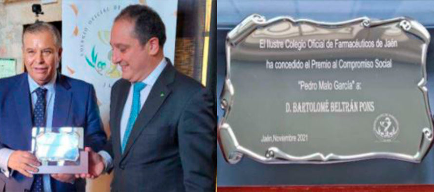 El Dr. Beltrán recibe el premio “Pedro Malo García” de los farmacéuticos de Jaén