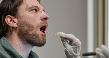Un sensor basado en anticuerpos químicos detecta el coronavirus en la saliva