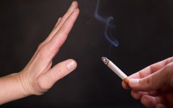 La Asociación Española Contra el Cáncer pide que se prohíba fumar en el Retiro