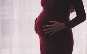 Cada vez se retrasa más la maternidad en España