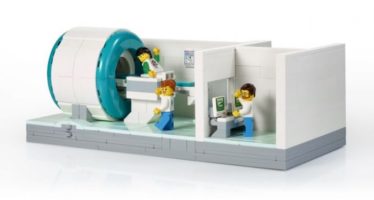 La Fundación LEGO dona sets que recrean una resonancia magnética