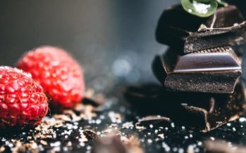 El chocolate negro reduce el dolor de la menstruación