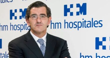 Dr. Abarca: «En España hay seis millones de personas que están en la lista de espera de la sanidad pública»
