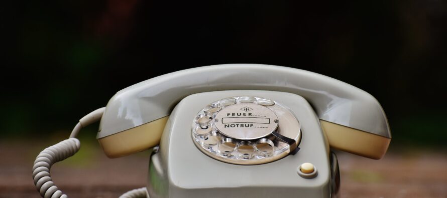 El teléfono del suicidio atiende 335 llamadas al día en su primer año