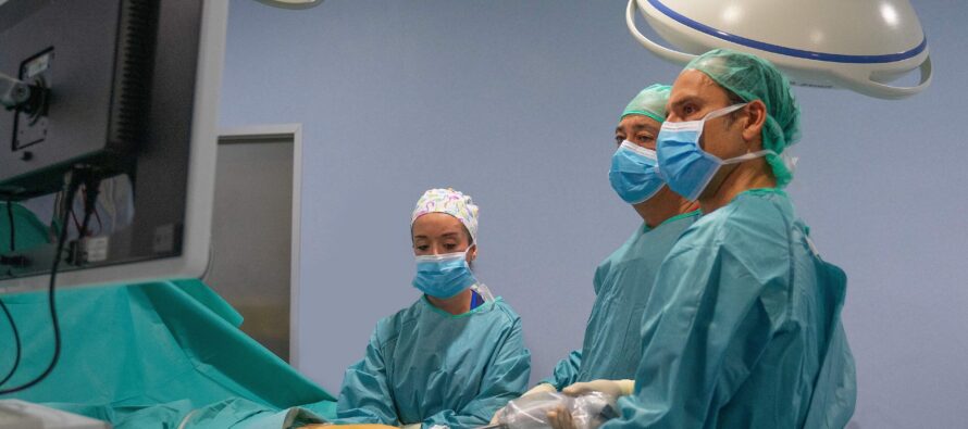 Quirónsalud Málaga realiza una gastrectomía total por vía laparoscópica