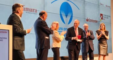 El Instituto Oftalmológico Fernández-Vega, reconocido con el Premio Pyme del año