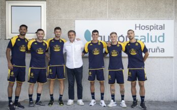 Los jugadores del Real Club Deportivo pasan los reconocimientos en el Quirónsalud A Coruña