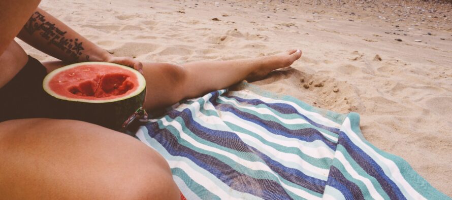 Cuida tu piel y tus hábitos alimenticios en verano