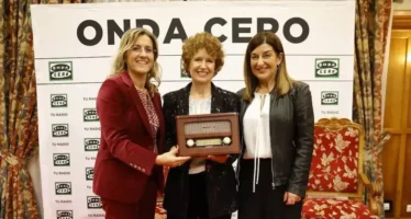 Marta Solana recibe el Premio Mujer de Cantabria