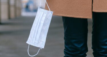Las farmacias están vendiendo el doble de test de gripe y covid