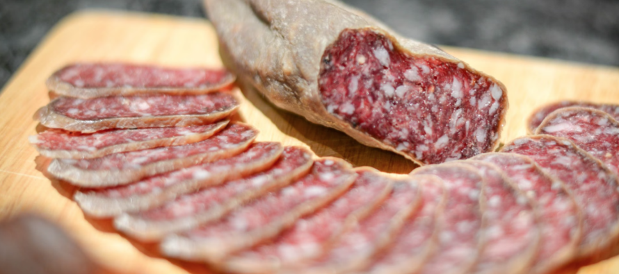 Sanidad alerta de la presencia de Salmonella en dos lotes de fuet procedente de España
